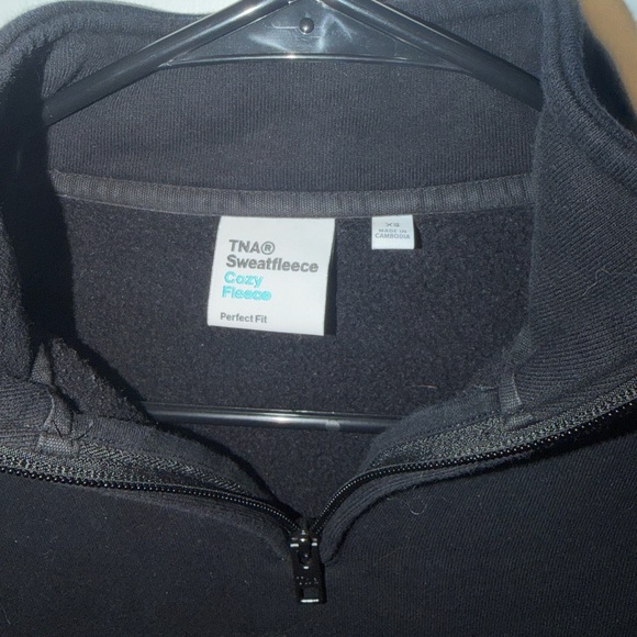 Aritzia Women's Black Cropped Pullover - Picture 3 of 4